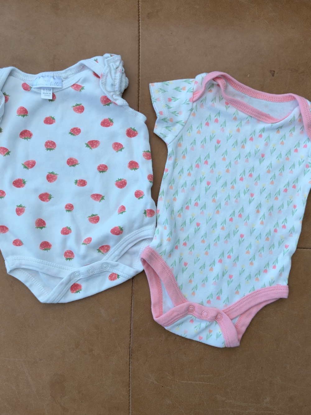 Set of 2 Onesies 0-3M